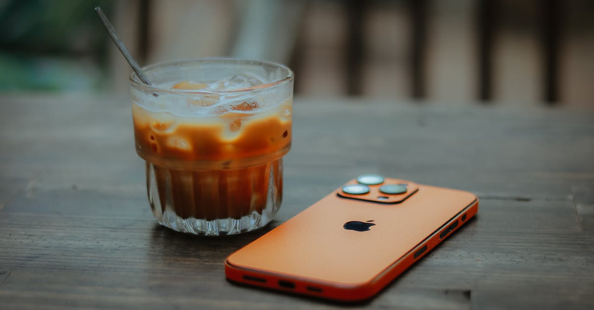 携帯ブラックに関するよくある質問とその答えを図解したイメージ。スマホ契約の可能性、信用情報の確認方法、解約リスク、信用回復期間についてまとめた図。