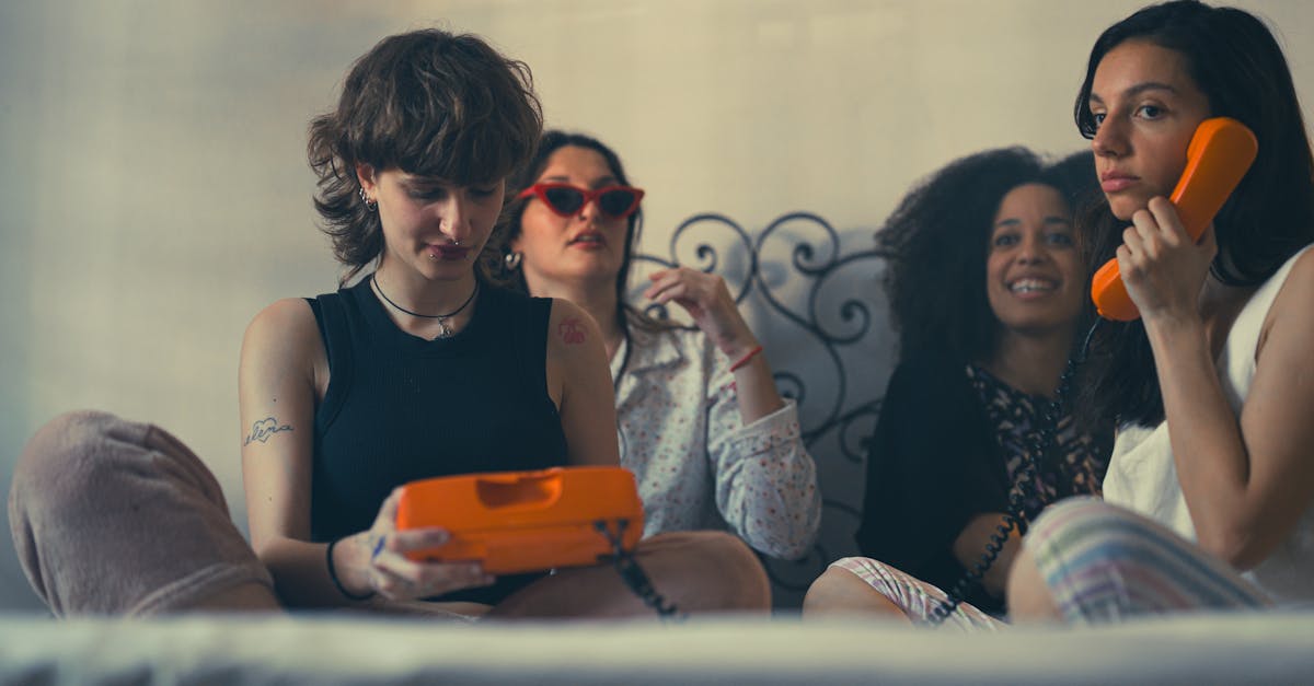 女性がつまらなそうにしている会話の様子はNG例の典型