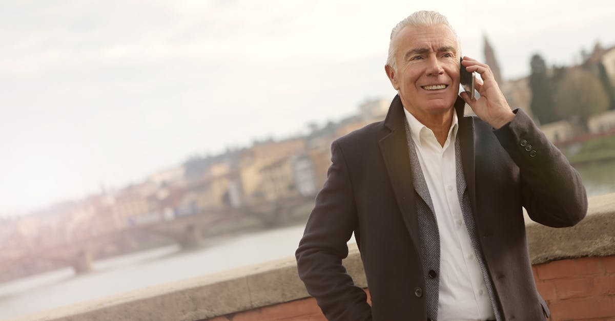 自信を持って話す男性の姿は女性に好印象を与える