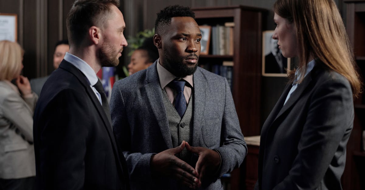 復縁占いの結果をもとに行動計画を立て、自分磨きやLINEのタイミングを考える女性のイメージ画像。