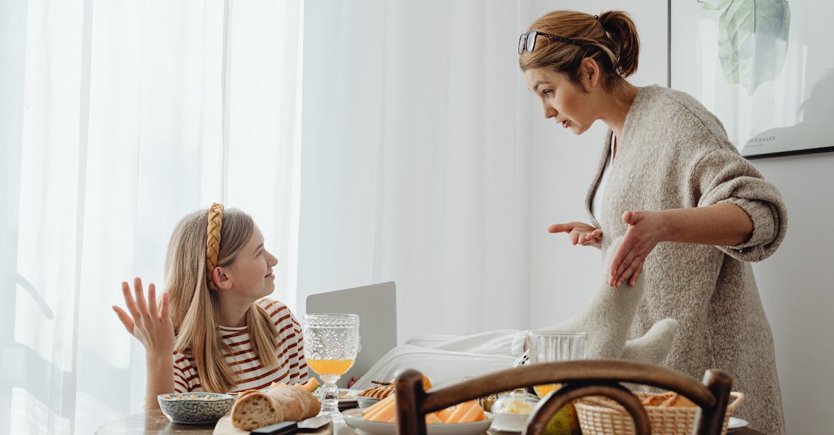 女性がつまらなそうにしている会話の様子はNG例の典型