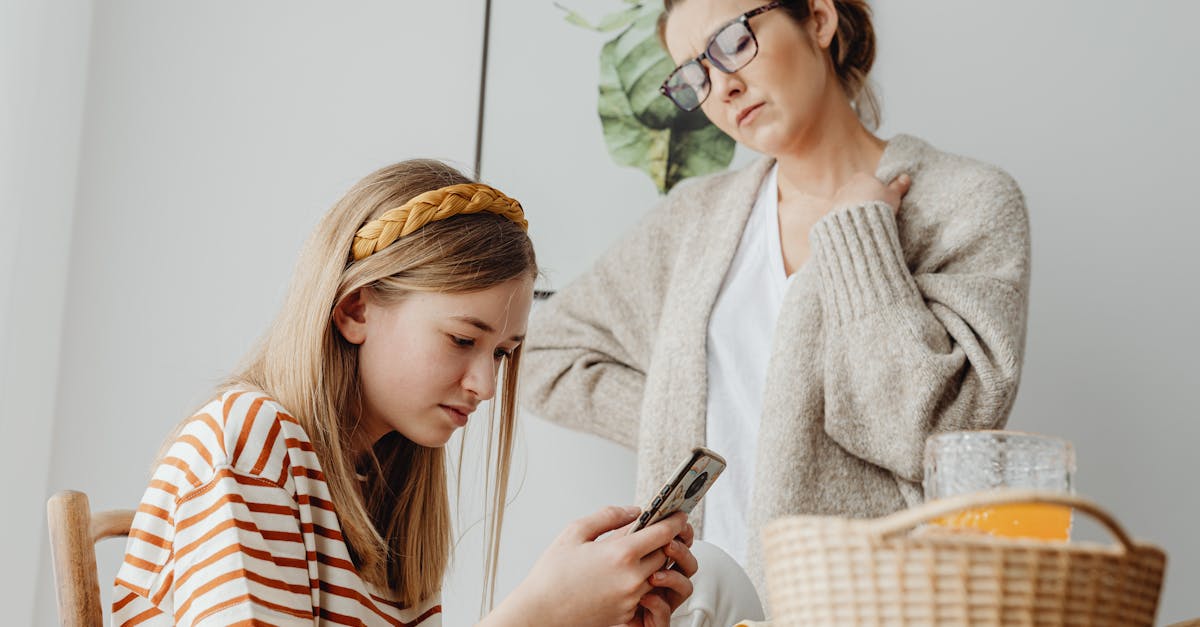 女性がつまらなそうにしている会話の様子はNG例の典型