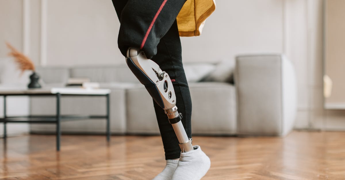 携帯ブラックでもスマホが持てる理由を図解したイメージ画像。プリペイド携帯や格安SIMなど、審査に通りやすい方法を視覚的に説明。