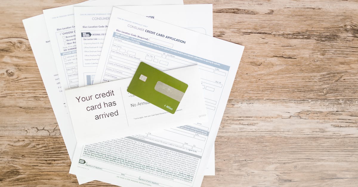 携帯ブラックから信用回復するための4つのステップを示す図。信用情報の確認、滞納の精算、履歴の積み重ね、時間経過による自然回復の流れを視覚化。