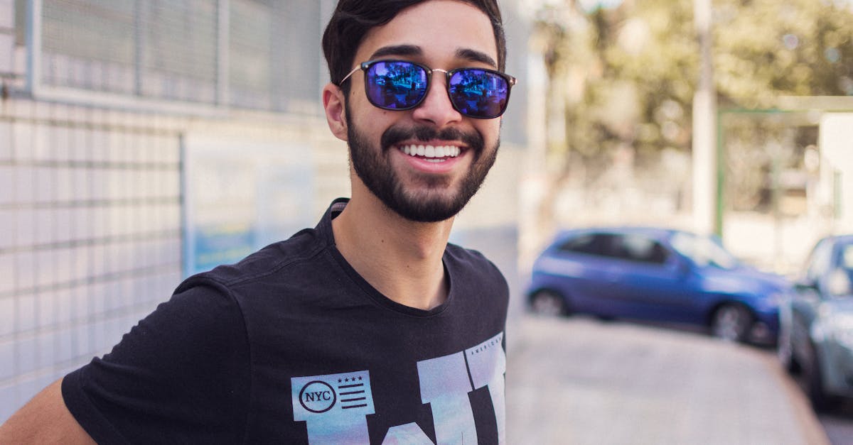 自信を持って女性と接する清潔感のある男性のイメージ画像