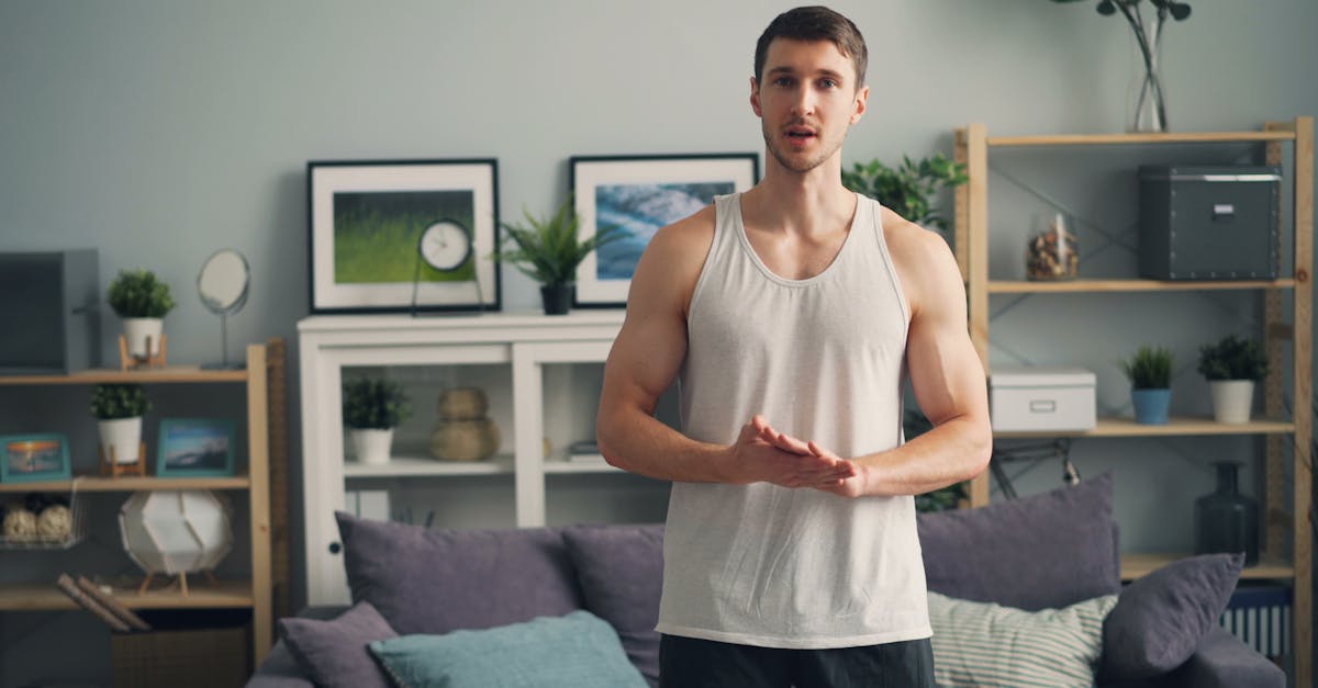 受講を通じて自己変革し自信を取り戻した男性の変化を象徴するイメージ