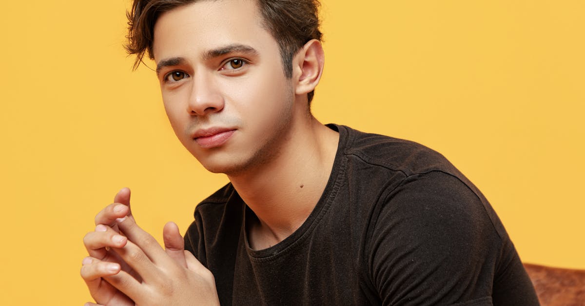 自信を持って女性と接する清潔感のある男性のイメージ画像