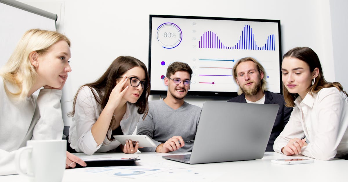 モテる男養成講座で成功体験を得て自信に満ちた表情を浮かべる男性のイメージ