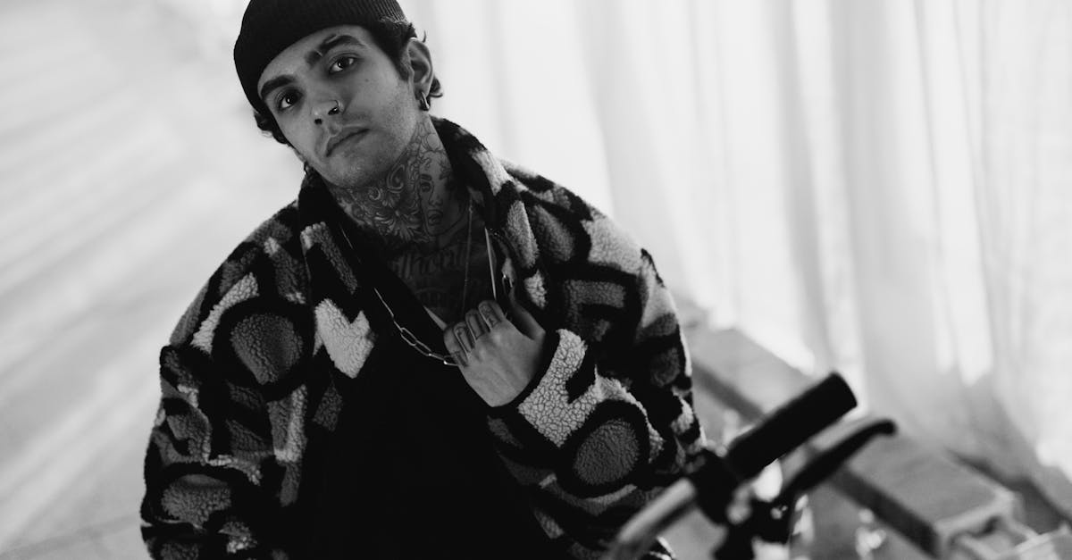 自信を持って女性と接する清潔感のある男性のイメージ画像