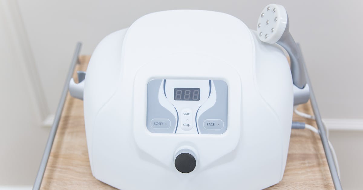 Ulike Air10のサファイア冷却技術を搭載した照射口のクローズアップ。高性能と美しさを兼ね備えた家庭用脱毛器。