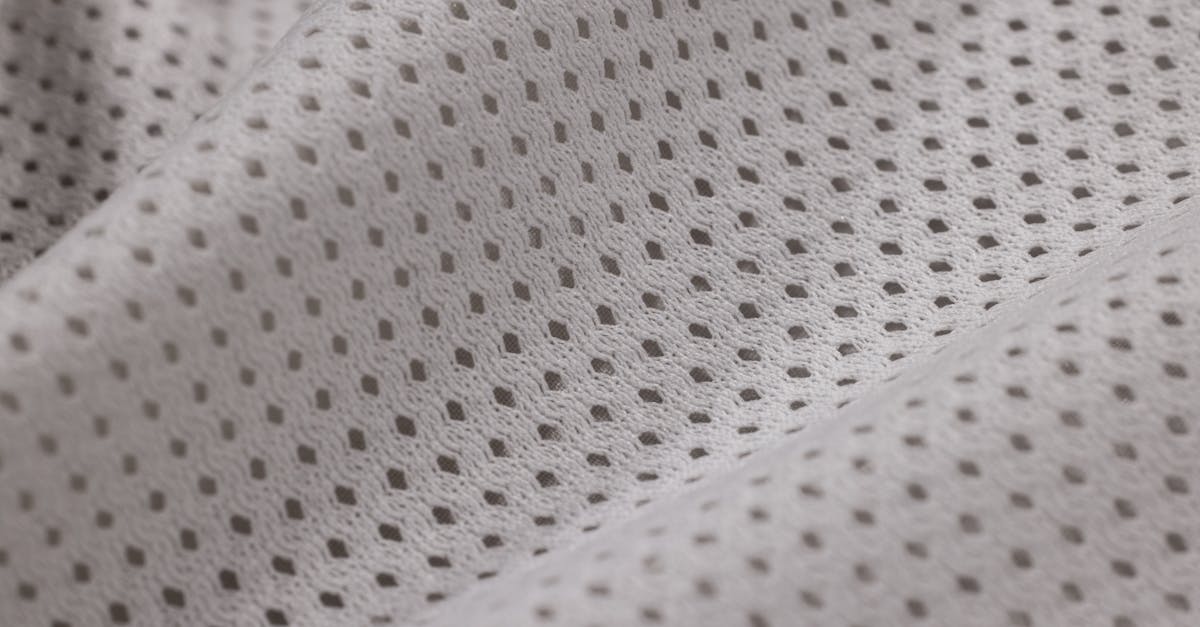 Araemaxの側生地シルティナは乾きやすく軽量で洗濯後の管理が楽