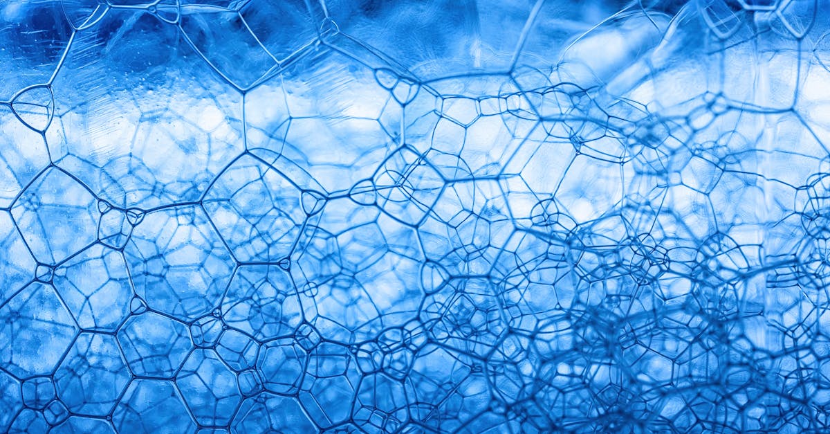 ペプチド分子の構造をイメージしたCGビジュアル。肌の弾力を支える成分の働きを科学的に表現。