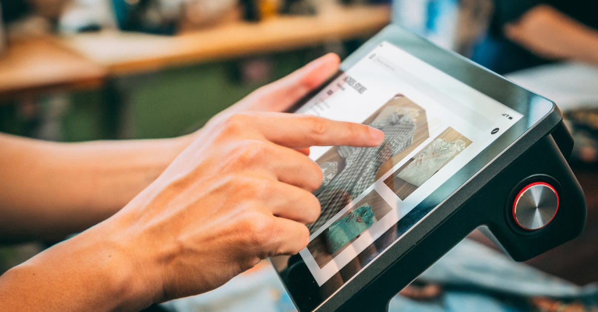 レバクリを利用した人々のリアルな口コミや評判が並ぶイメージ画像