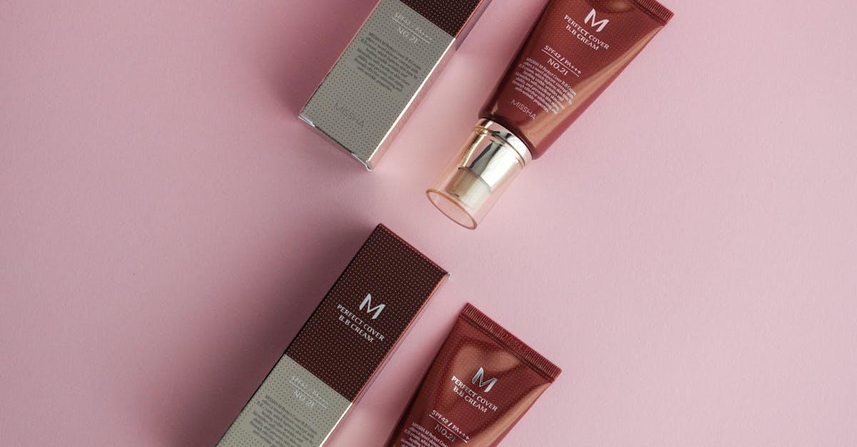 デパコスファンデーションとマキアレイベルを比較しているイメージ図