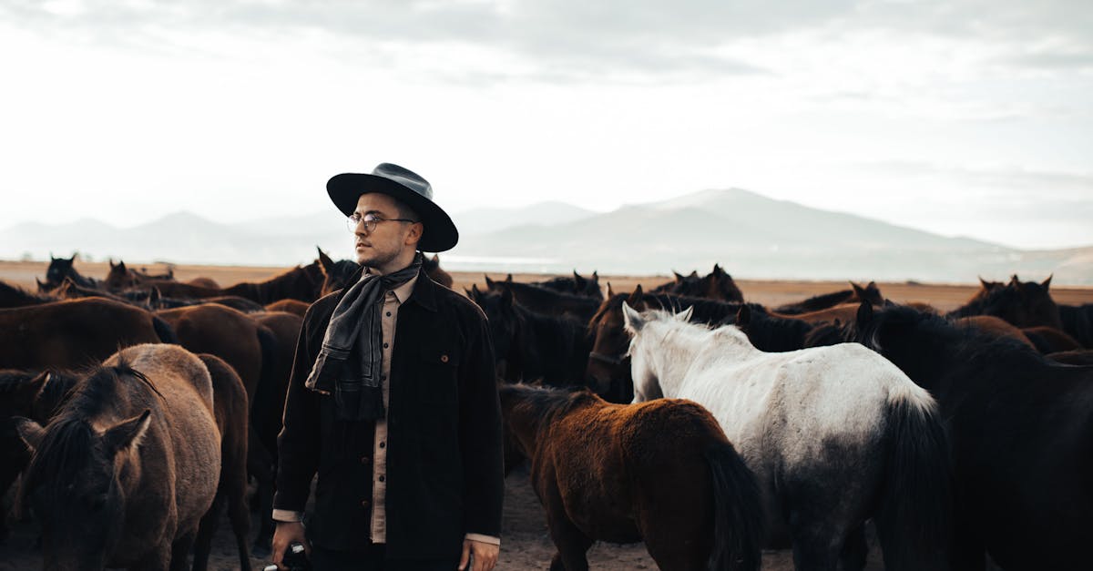 中高生が1日の生活スケジュールの中でドリンクを飲むタイミングを示すイメージ。生活リズムに合わせた飲用法を表現