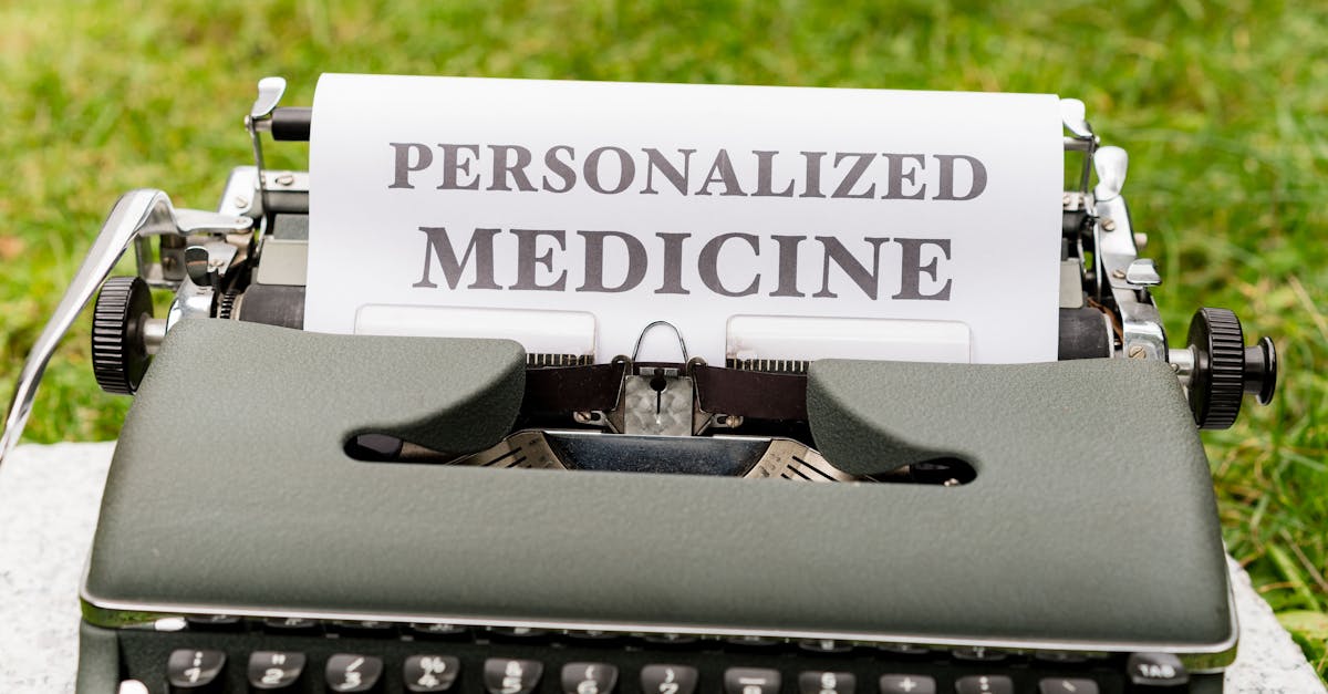 アデランス無料体験後に次のステップを考えている男性のイメージ画像