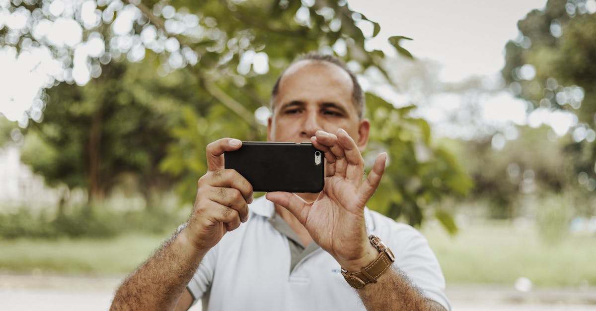 レバクリでED治療をオンラインで始めようとしている男性のイメージ画像