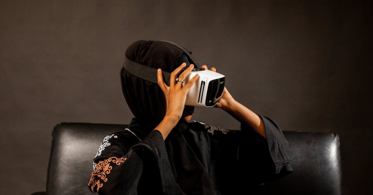 更年期に悩みながらもスマートリングで体調管理をしている女性