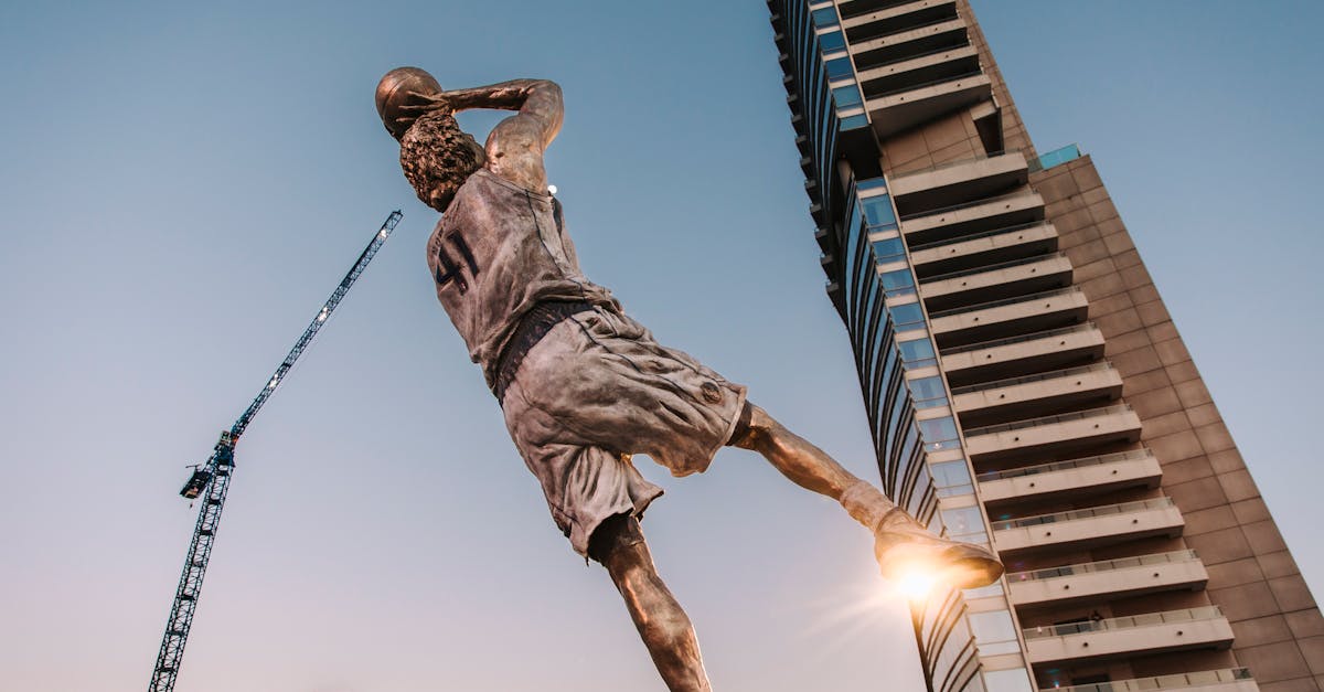 努力と栄養を両輪として走る自転車をモチーフにした図。バランスの重要性を示す画像