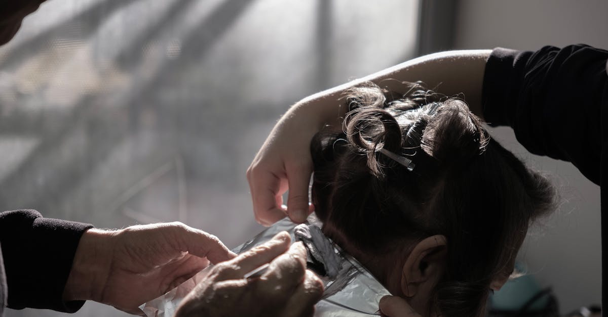 アデランスと他社の増毛技術の違いを示すイメージ図