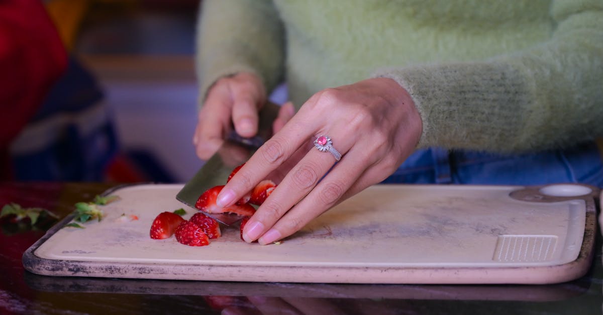 スマートリングで健康的な生活を送る男女のポジティブなイメージ