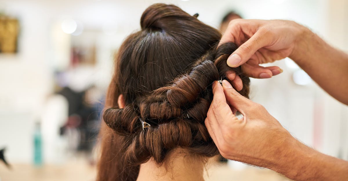 アデランスの無料体験予約をオンラインで申し込む様子のイメージ