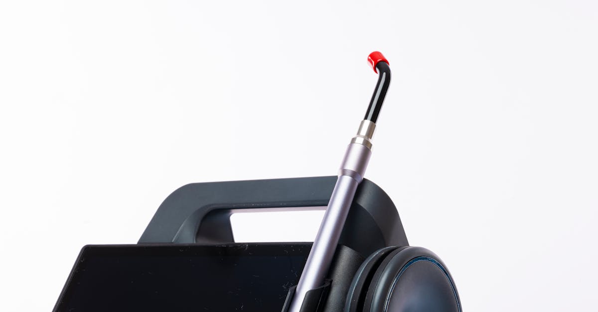 最新の医療用脱毛機で効率的に施術する様子