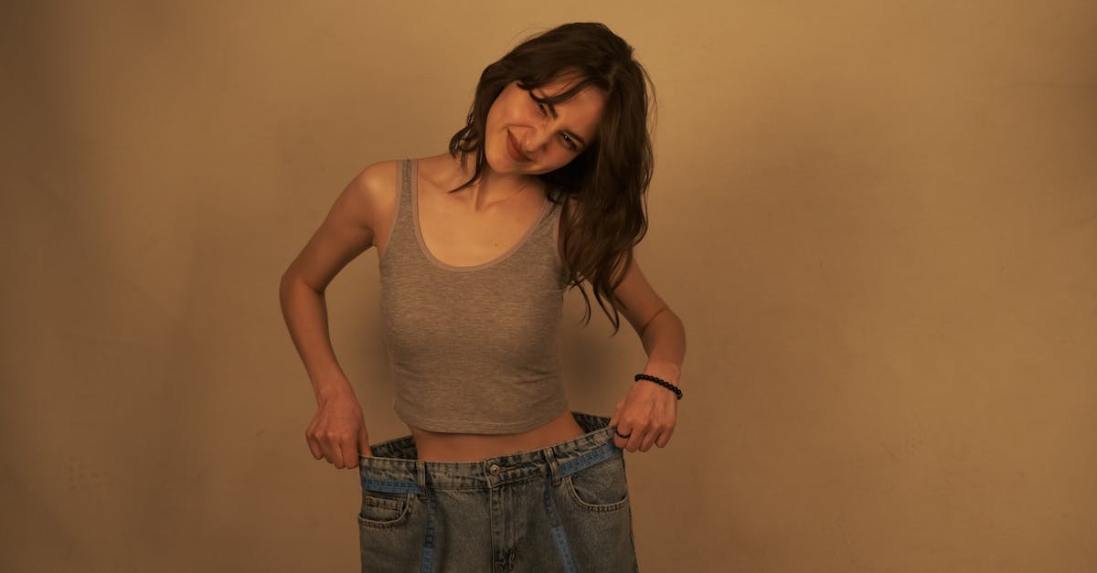 トリピュア使用前後の体型変化を示すビフォーアフター画像。個人差のイメージを表現。