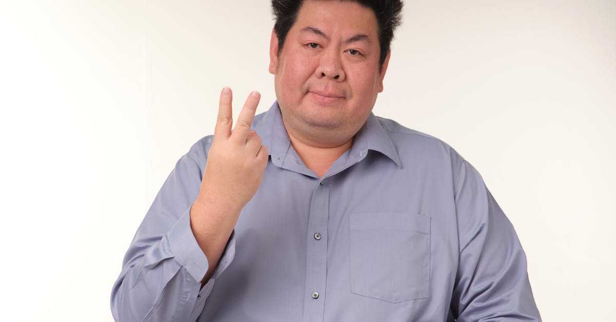 50代の男性がBLAZAR-αで若々しさを取り戻し元気に生活している様子のイメージ画像