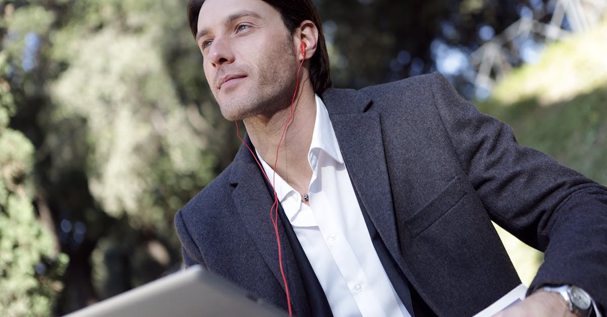 治療後に前向きに生きる男性。ファッションや仕事への意欲もアップ。