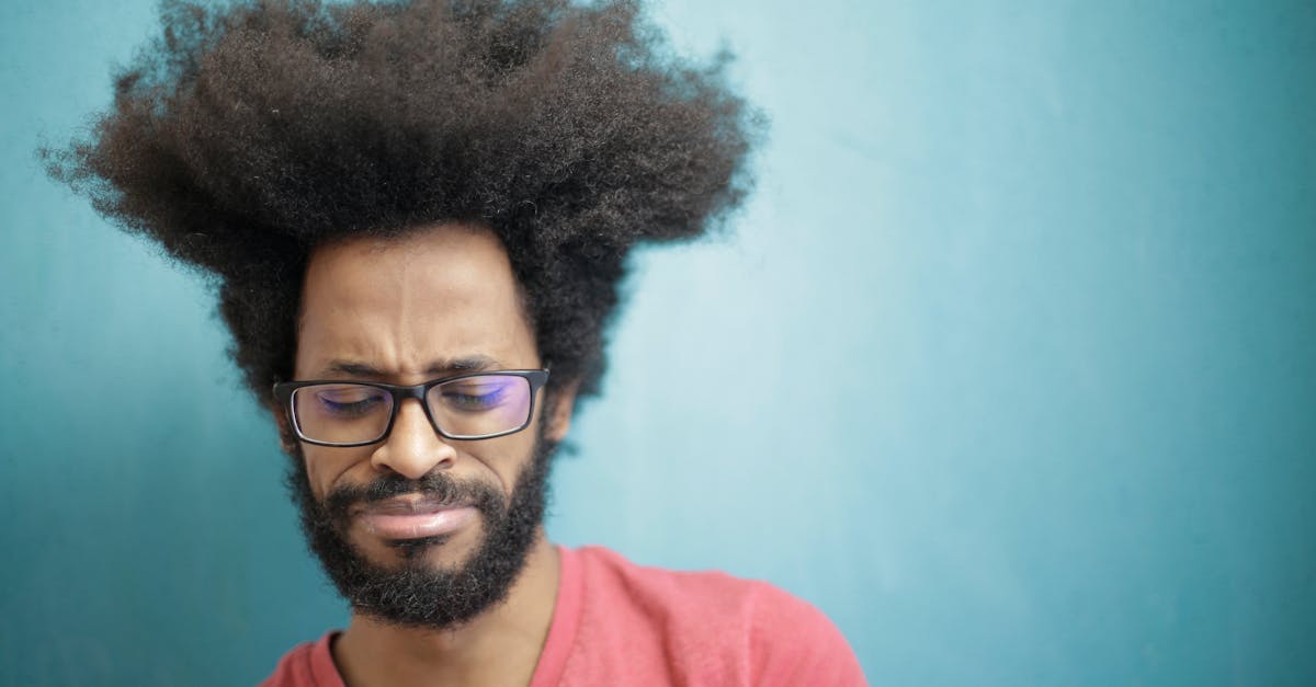 薄毛やボリューム不足に悩む男性が無料体験を検討しているイメージ画像