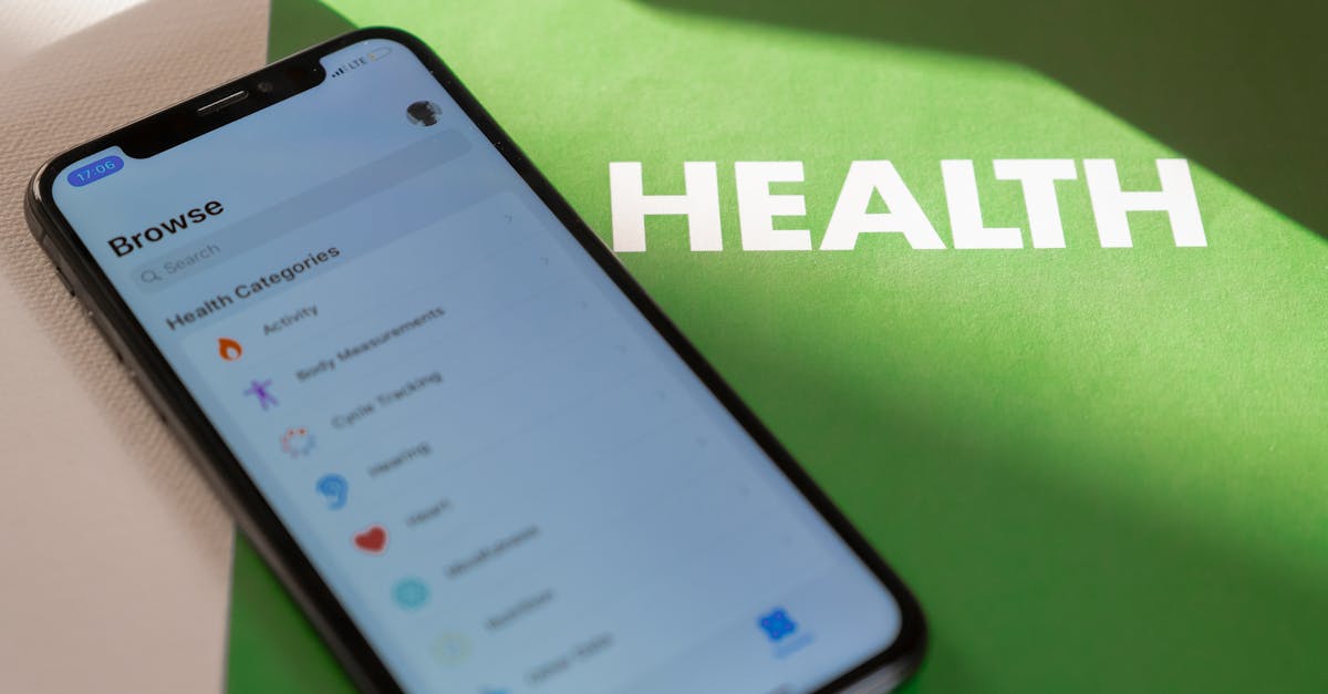 長期的に蓄積された自分専用の健康データを確認する人