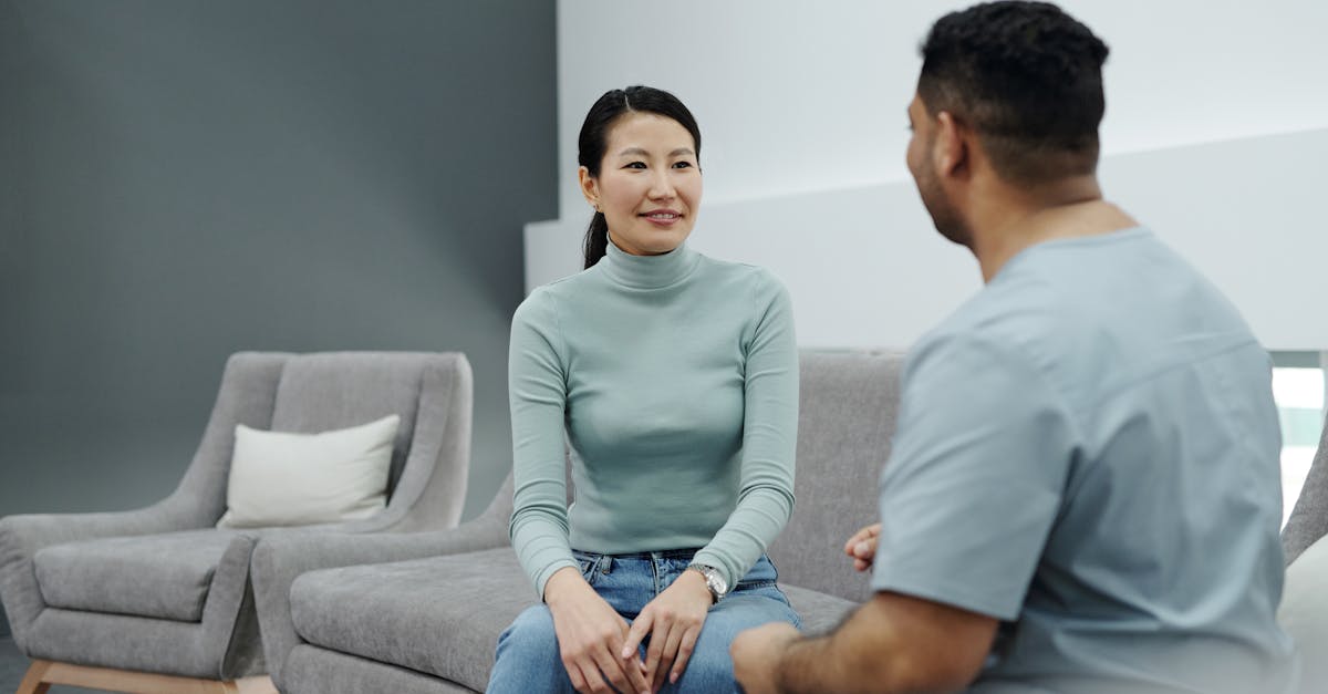 湘南美容クリニックで脱毛施術を受ける女性の様子と痛みへの反応