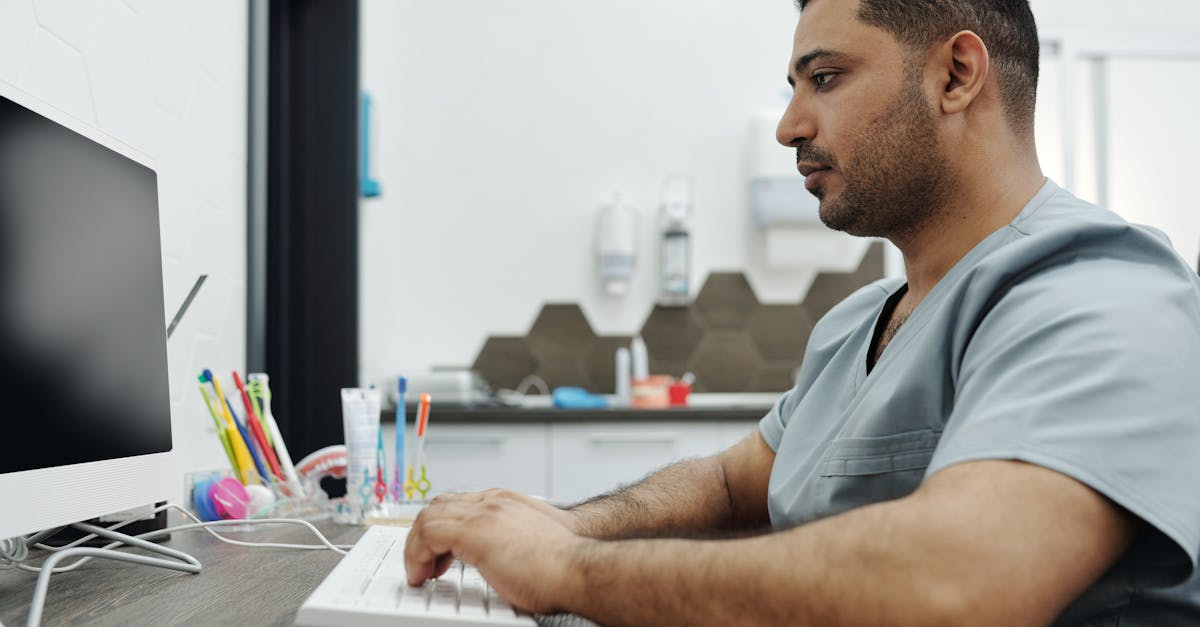 フレイアクリニックの全身脱毛や部位別プラン、割引情報を一覧で示す料金解説画像