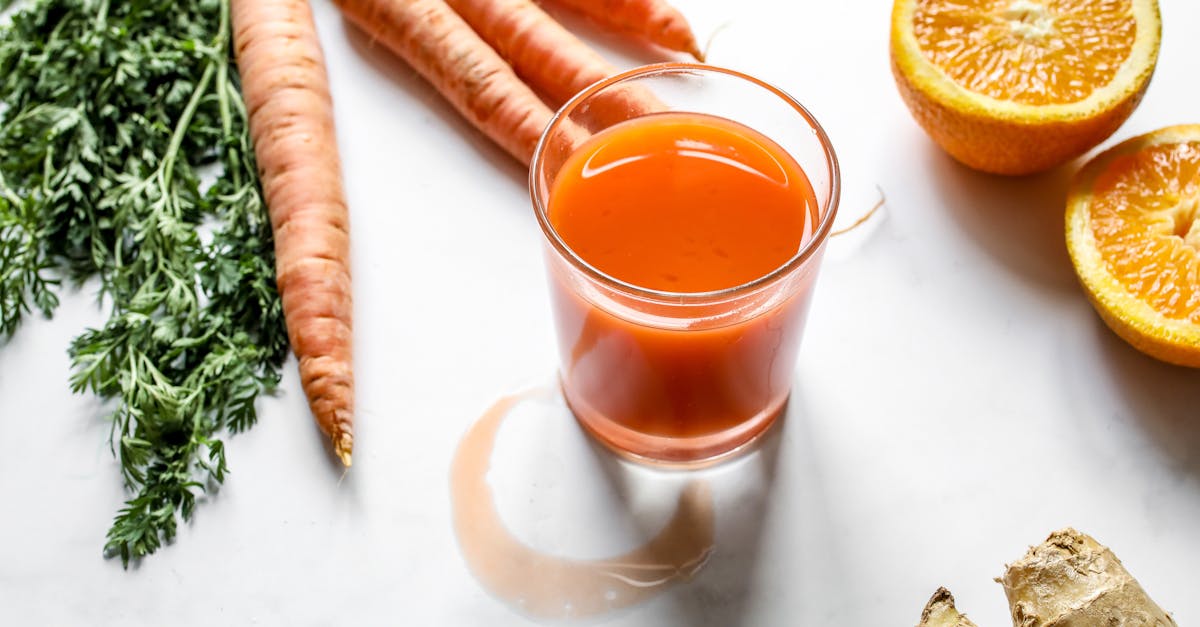 クラチャイダム（黒ウコン）の根とパウダーのイメージ