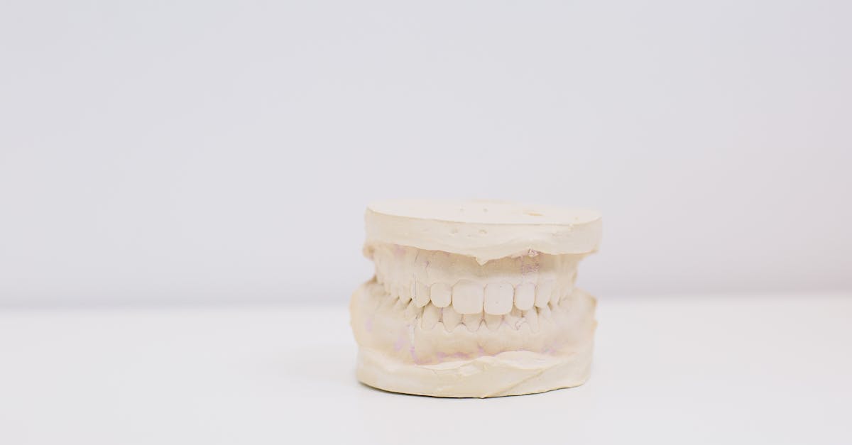 清潔感のある男性が第一印象で好感を持たれるシーンのイメージ