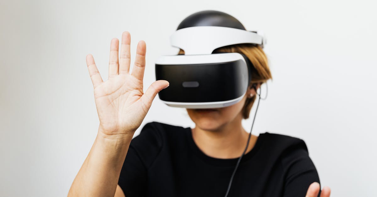 ウェルレコを利用した人々のリアルな体験談を象徴する笑顔の男女のイメージ