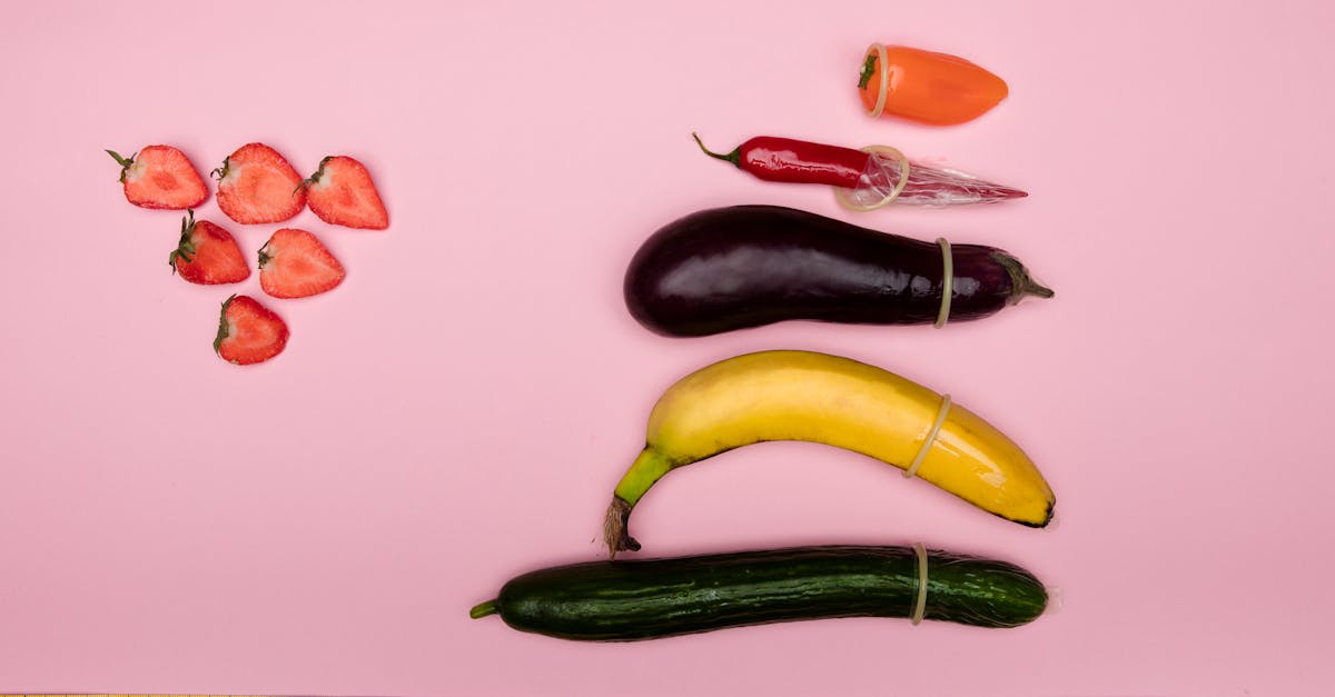 クラチャイダムとマカの栄養成分や男性活力への作用を比較した表やイラストのイメージ画像