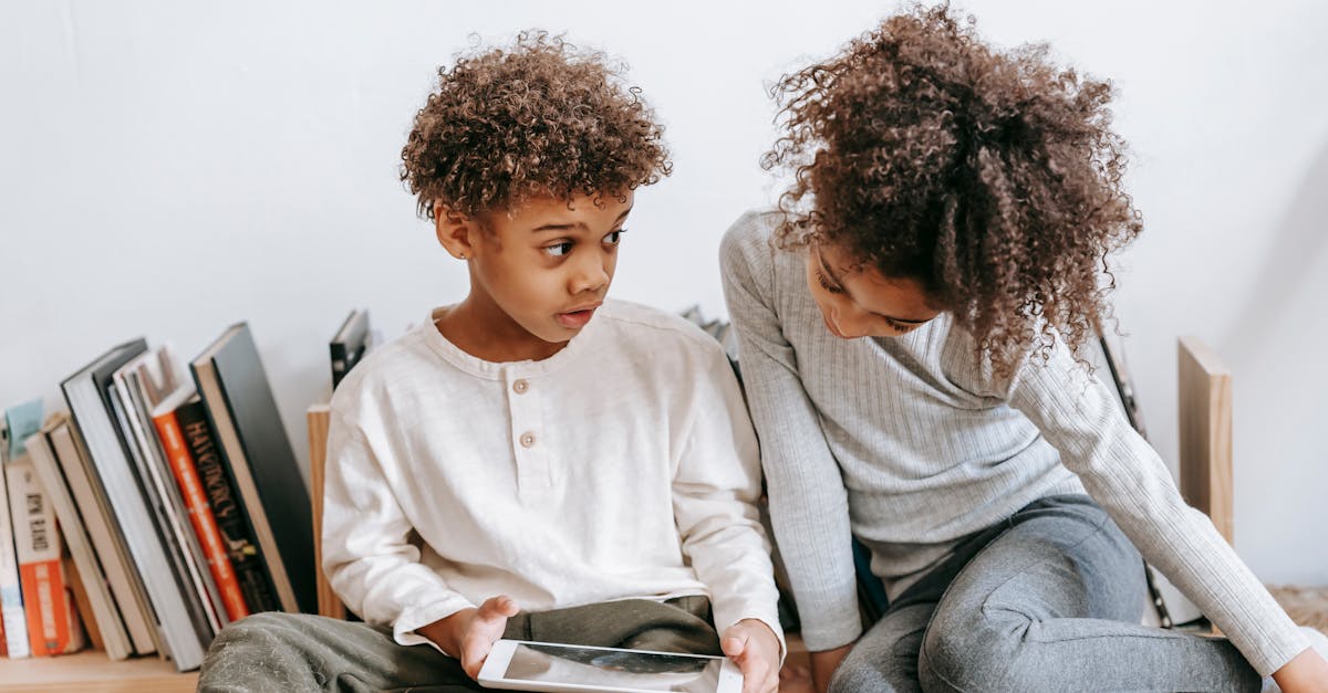 アデランスの無料体験予約をスマホで行っているイメージ画像