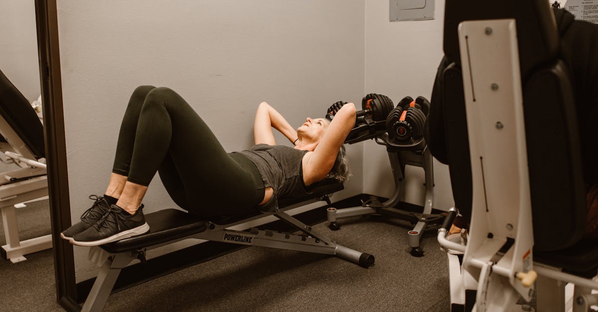 女性ホルモンの乱れによる自律神経の不調を感じる女性