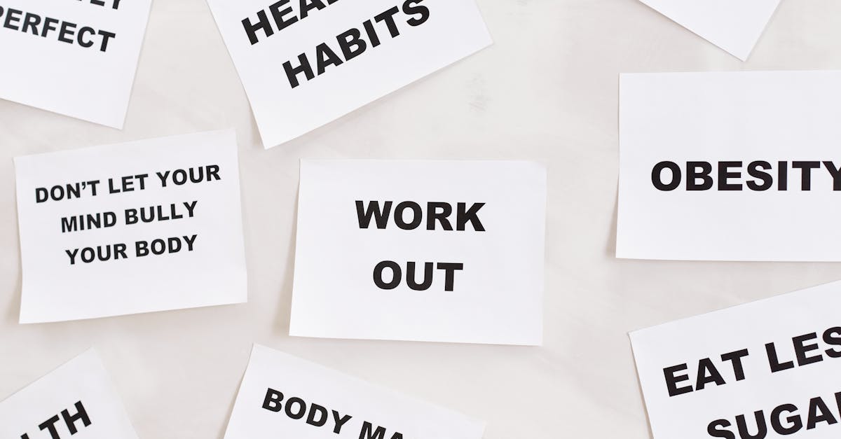 前向きな健康ライフを送る男女の笑顔と自然な生活風景のイメージ