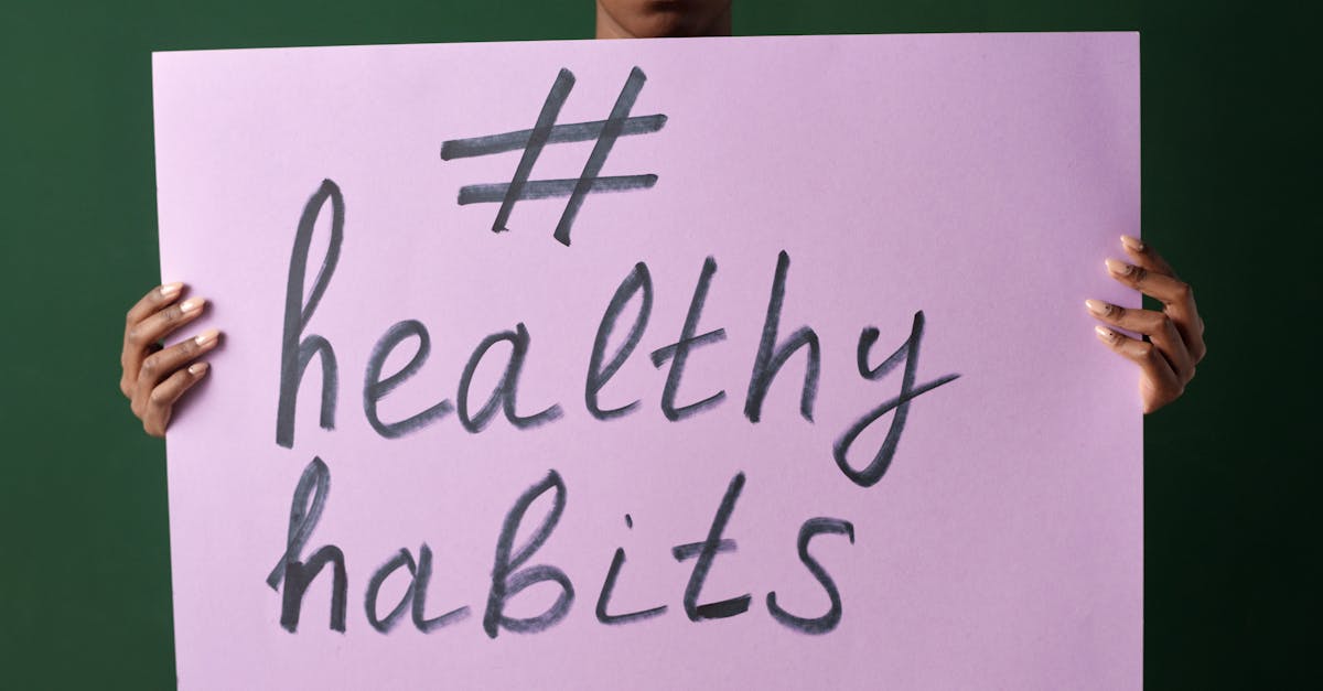 数字で進捗を見ながら健康習慣を継続する人の様子