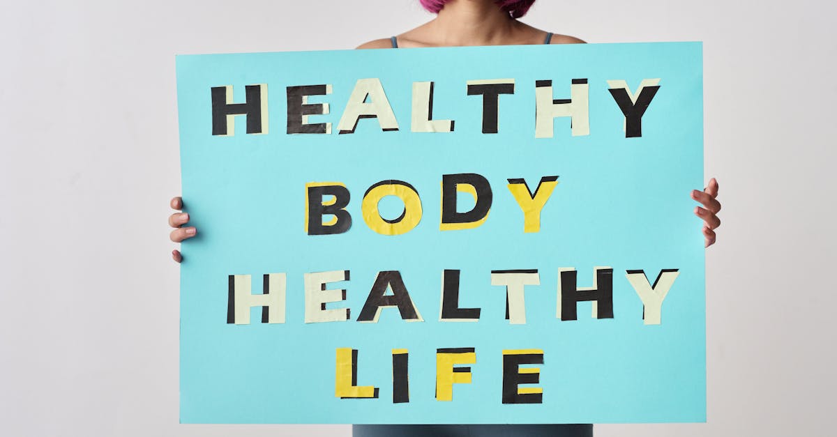 ED改善に向けて運動・食事・禁煙などの生活改善を行う中年男性のイメージ