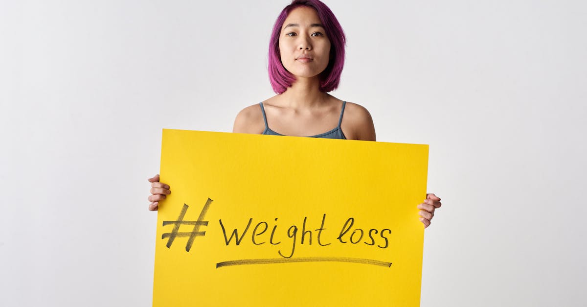 現代人の糖質と脂質の摂取バランスを考える健康的な食卓のイメージ