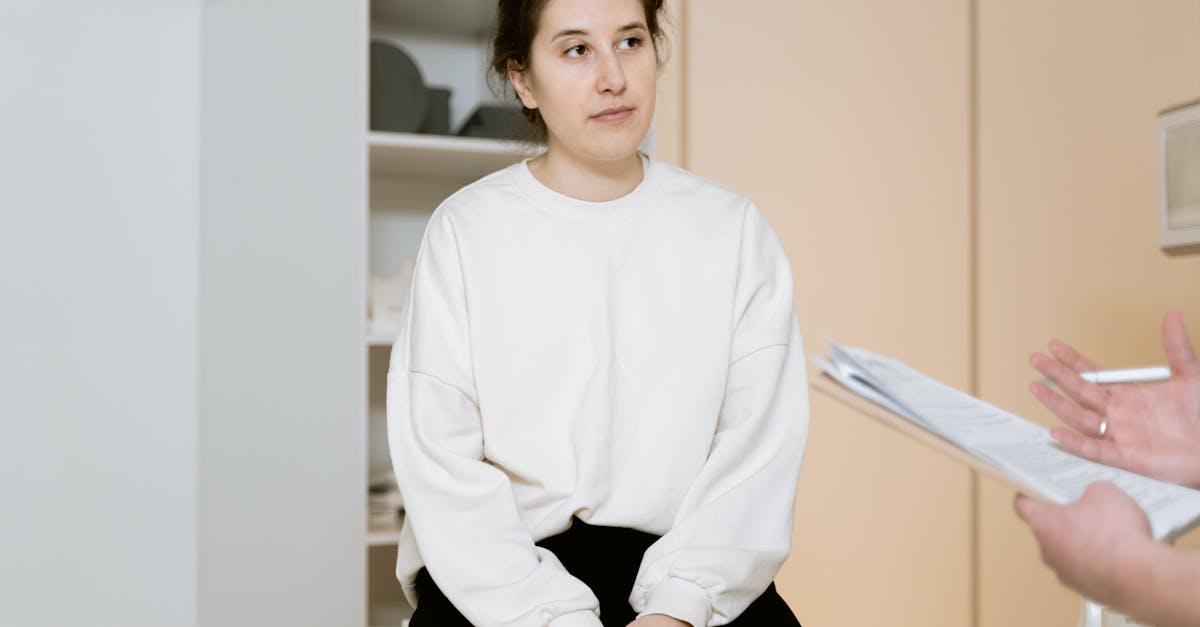 ルシアクリニックの院内風景と清潔感ある施術ルームの様子