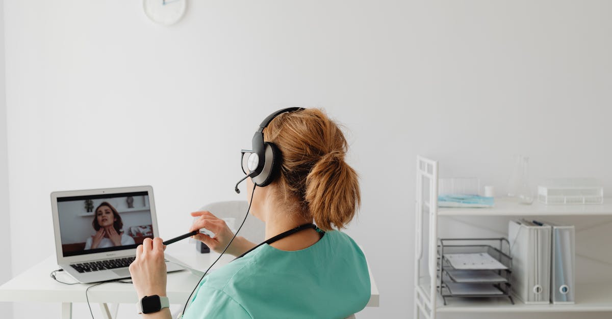 今後のルナドクターの展望とフェムテック業界への貢献を示すビジュアル