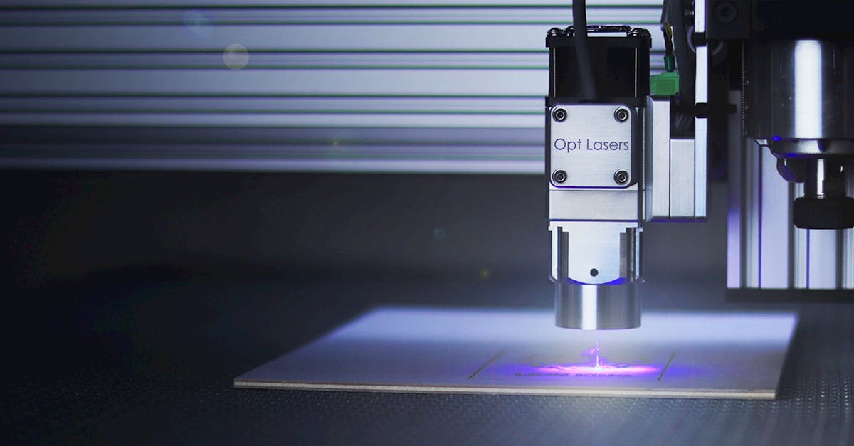 鼻毛医療脱毛に関する誤解を医師が正しく説明している様子