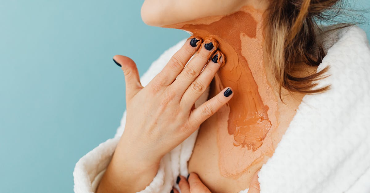 シミや毛穴を隠す30代以降向けファンデーションのイメージ