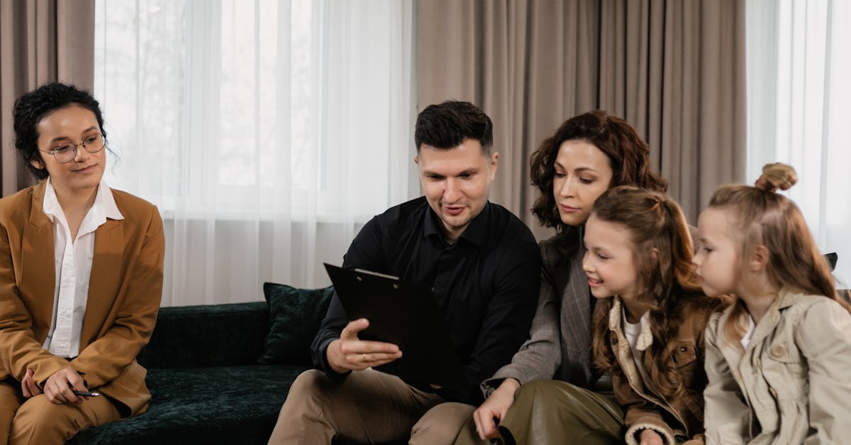 子どもの性別について話すカップルの家族計画