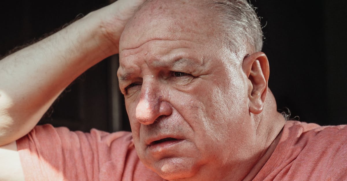 健康やED対策において自分で選択することの重要性を象徴する男性